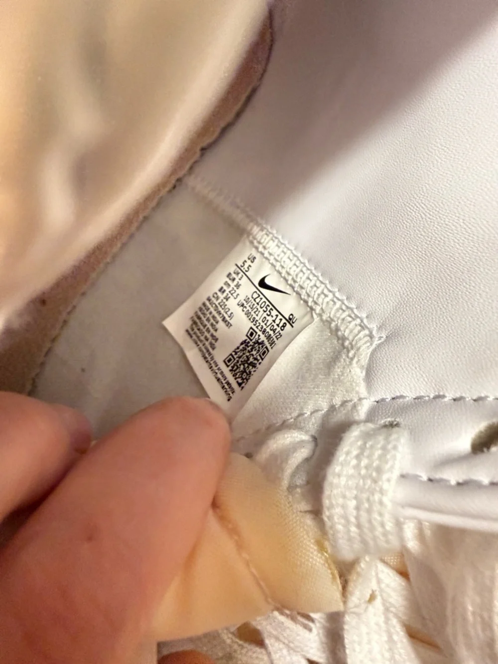 Nike Kids High-Top Sneakers in White and Blush Pink - Picture 4 of 4